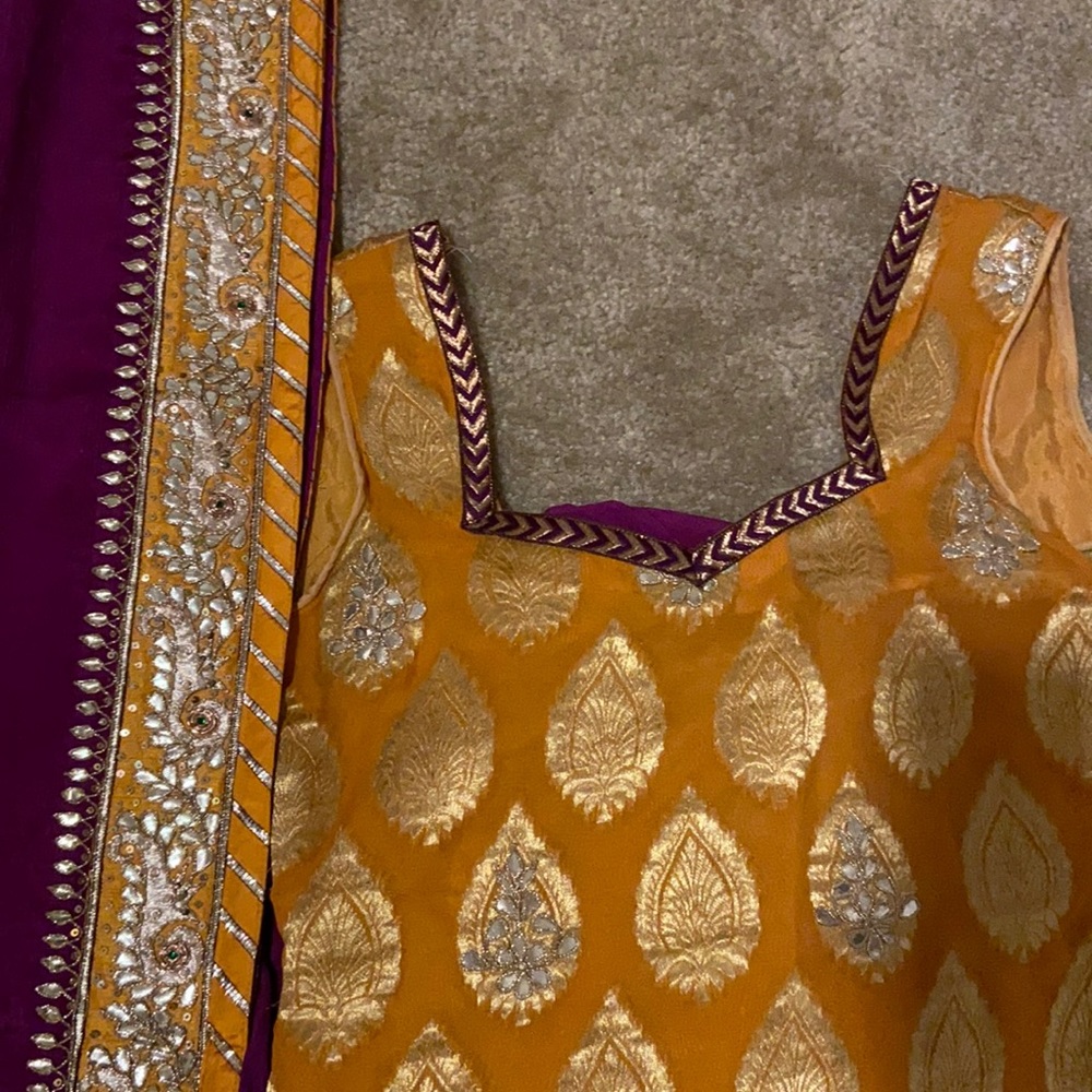 Indian/Pakistani/Afghan Suit